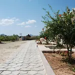 Kampos Naousa-marpisa بيت للعطل *